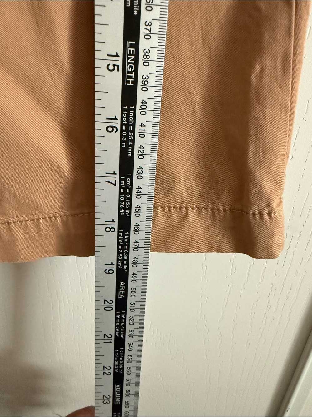 Tory Burch Khaki Tan Chino Bermuda Shorts Gold Logo Button Size 25 - Picture 6 of 7